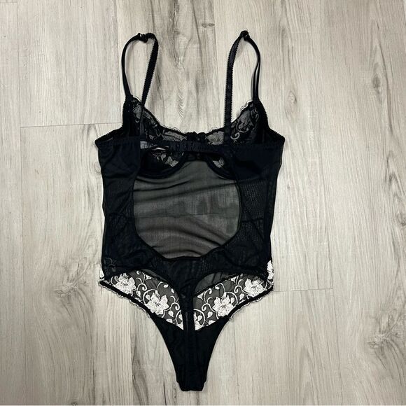 Victoria’s Secret teddy black mesh cream embroidery underwire sz36C NWOT vintage - Picture 10 of 15